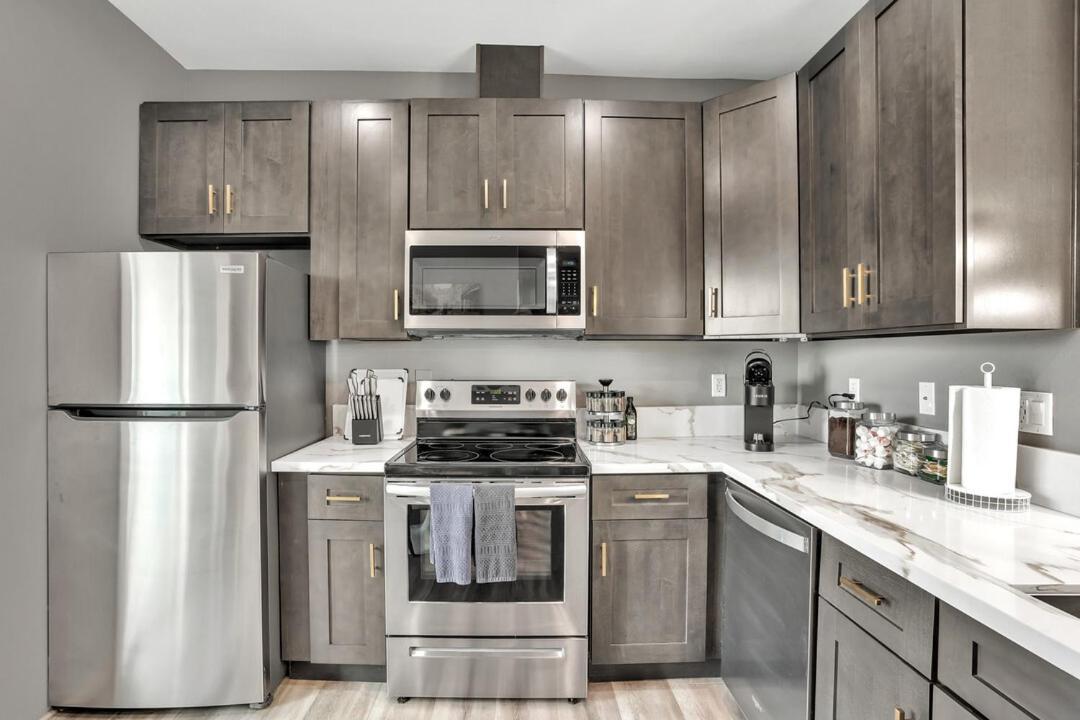 2-bedrooms-2-balconies-walk-2-everything-wd *