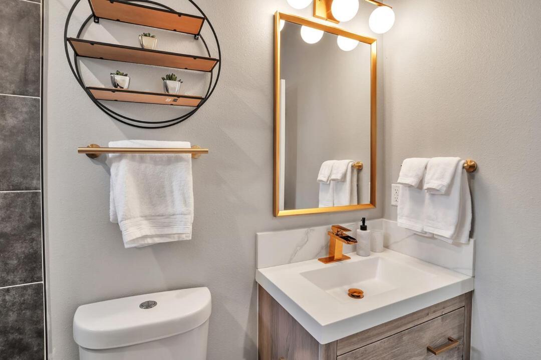 2-bedrooms-2-balconies-walk-2-everything-wd Apartment San Diego