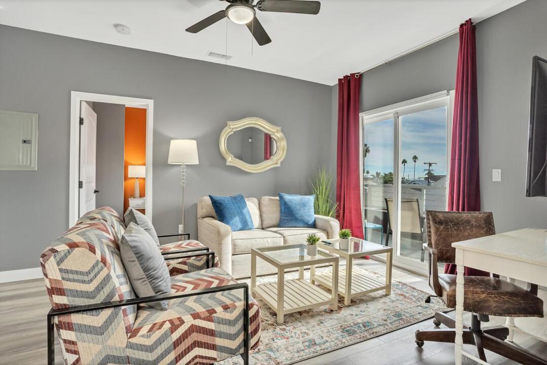 2-bedrooms-2-balconies-walk-2-everything-wd Apartment San Diego