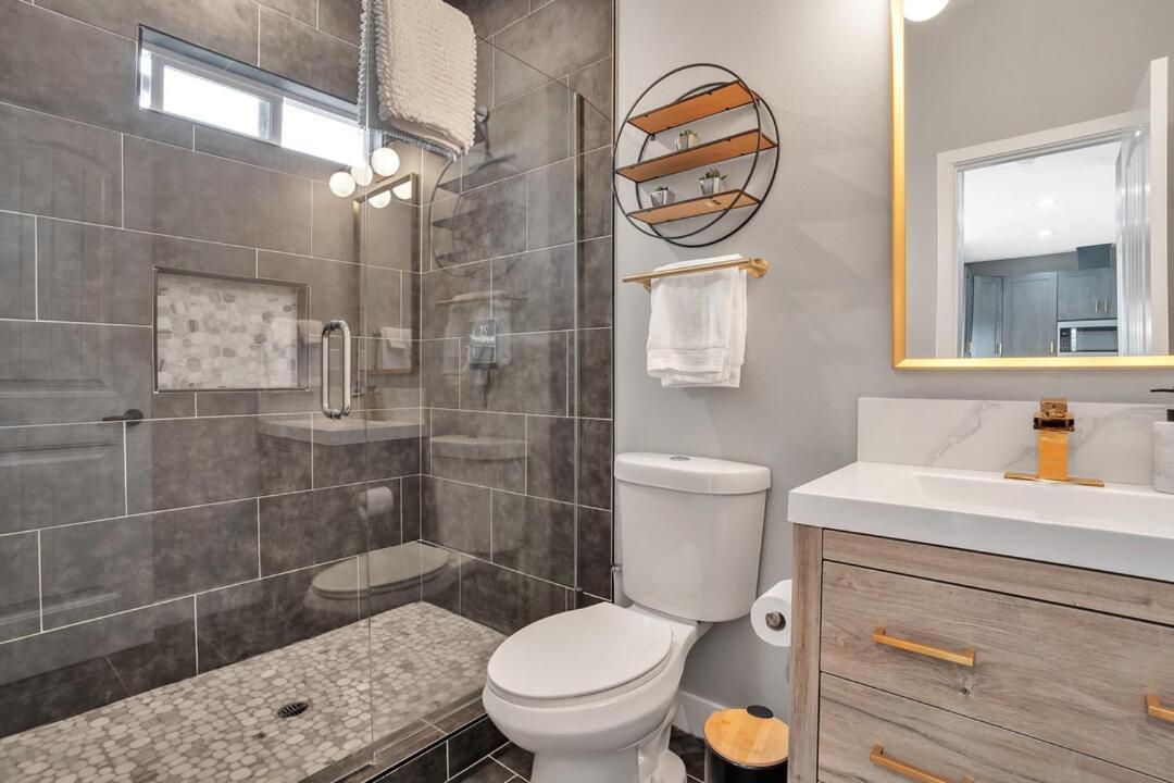 2-bedrooms-2-balconies-walk-2-everything-wd