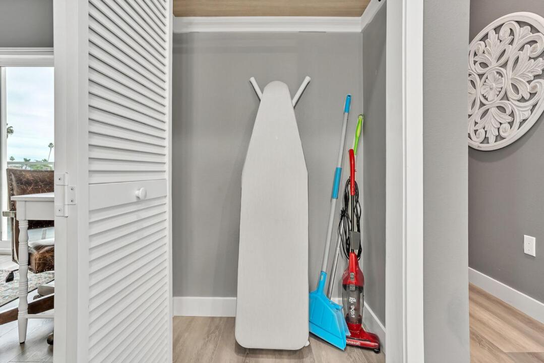 Apartment 2-bedrooms-2-balconies-walk-2-everything-wd