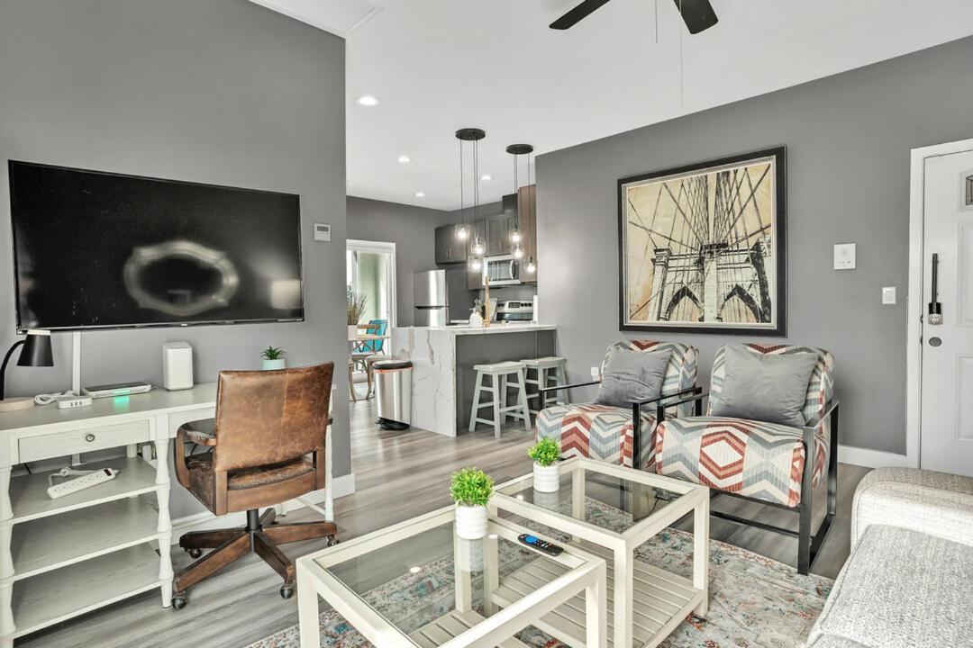 2-bedrooms-2-balconies-walk-2-everything-wd Apartment San Diego